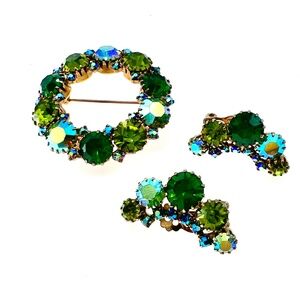 Gorgeous Vintage Green Rhinestone Brooch & Clip Earrings
